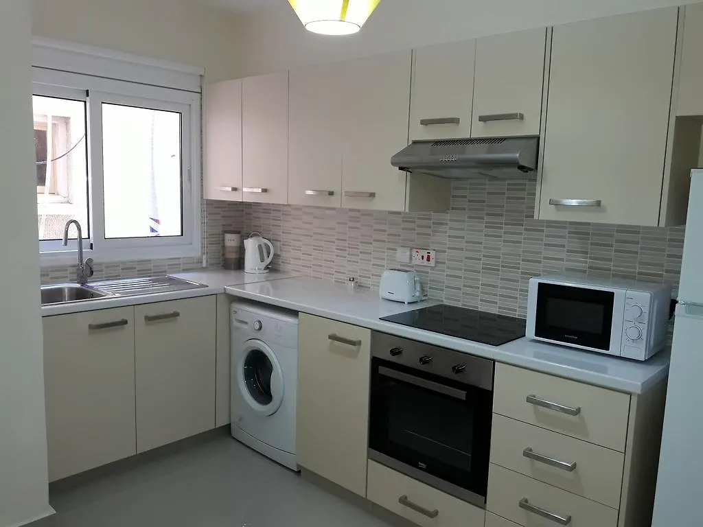 32 Hill Court Apartment Larnaca