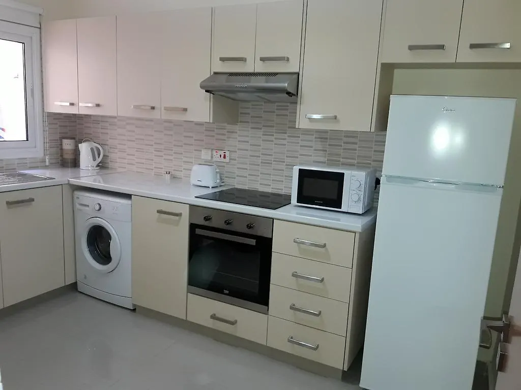 32 Hill Court Apartment Larnaca