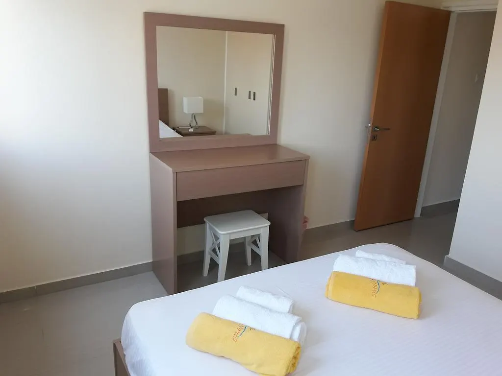 32 Hill Court Apartment Larnaca
